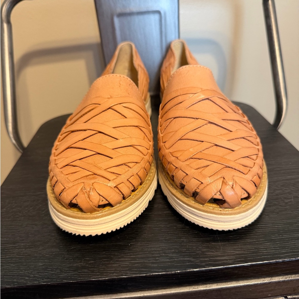 Macarena Collection Woven Leather Huarache Sandals Tan Slip On Flats Sz 10 - Picture 4 of 13